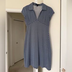 Banana Republic Navy and White Geometric Cap-Sleeve Midi Dress 73% Silk Medium